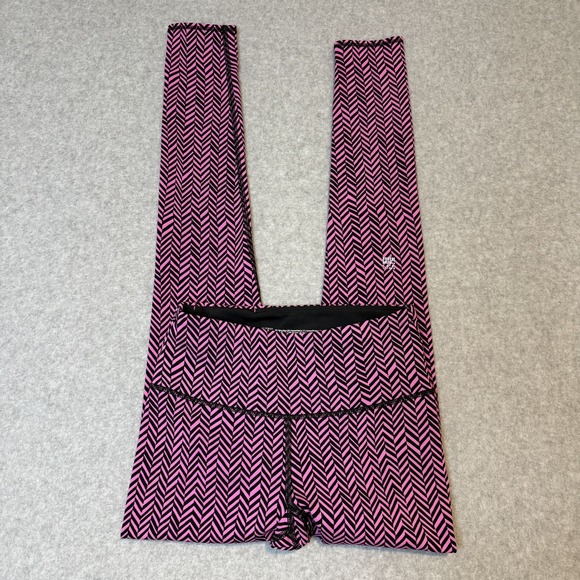 Victoria's Secret Pants - VSX Victoria Secret Sport Leggings XS Pink Black Chevron Geometric Yoga Pants